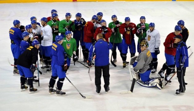 Українські хокеїсти у вівторок летять на олімпійський відбірковий турнір