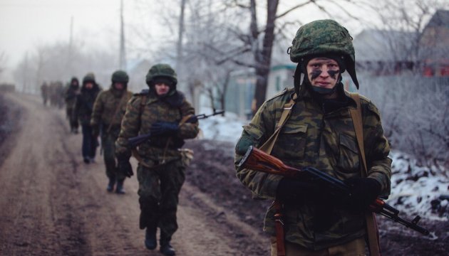 Ostukraine: Terroristen setzen Mörser und Panzer ein