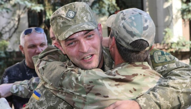 Чоловіки, в яких народилася третя дитина, можуть демобілізуватися - Рада ухвалила закон