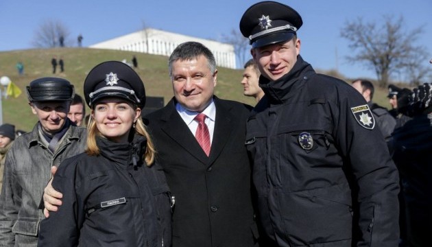 Аваков назвав підвищення зарплати поліцейським базовою компонентою служби