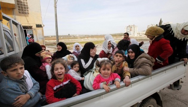 Яценюка просять не розміщувати сирійських біженців в Яготині