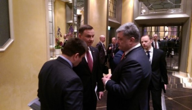 Poroshenko y Duda acuerdan la reunión del comité consultivo