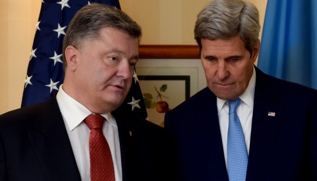 Порошенко і Керрі обговорили дипломатичні шляхи з деокупації Криму