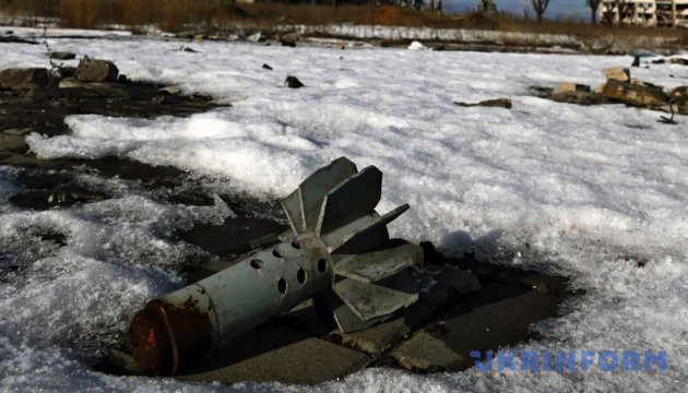 Outside village Pisky servicemen blown up by landmine: one dead and two injured