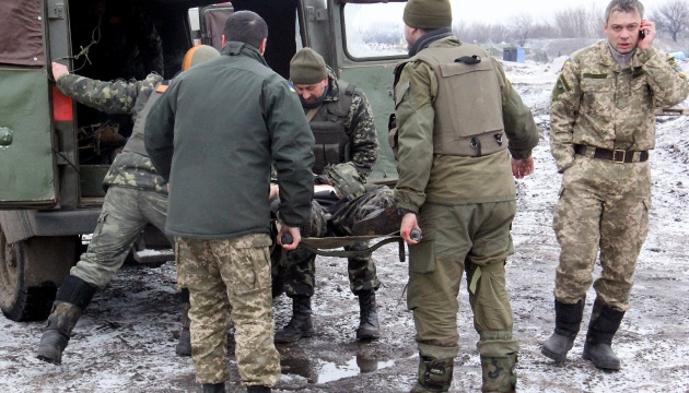 Луганщина: через обстріли бойовиків поранені п'ятеро українських бійців