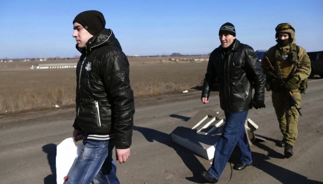 Чотирьох українців звільнили з полону бойовиків