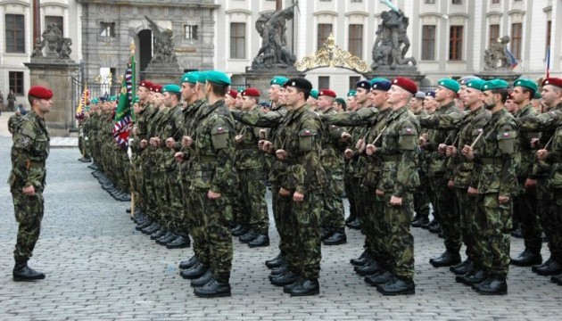 Чехія готова дати солдатів для охорони східного флангу НАТО