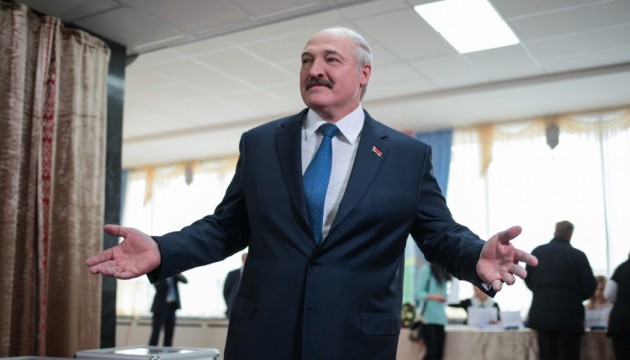 Білорусь без санкцій: чиновники радіють, опозиція - ні
