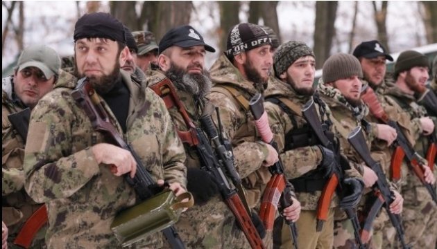 Найманцям-чеченцям на Донбасі видають 