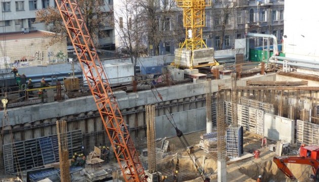 «Київміськбуд» зупинив роботи на всіх майданчиках