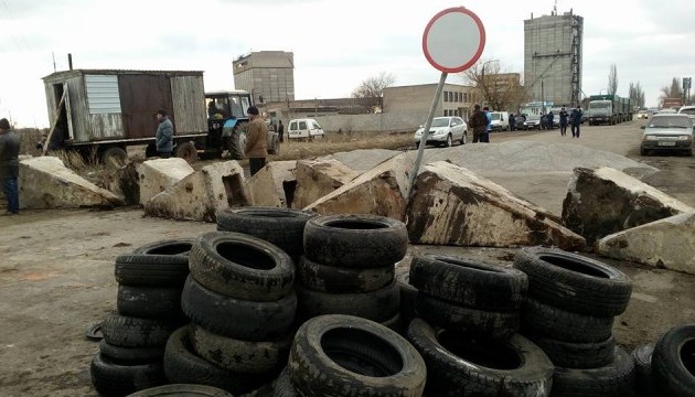 На Миколаївщині заблокували трасу на Дніпропетровськ