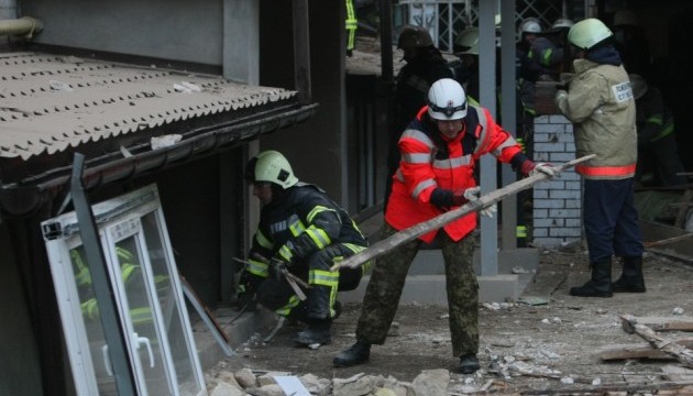 Обвал будинку в Києві: одна людина загинула, двох ще шукають