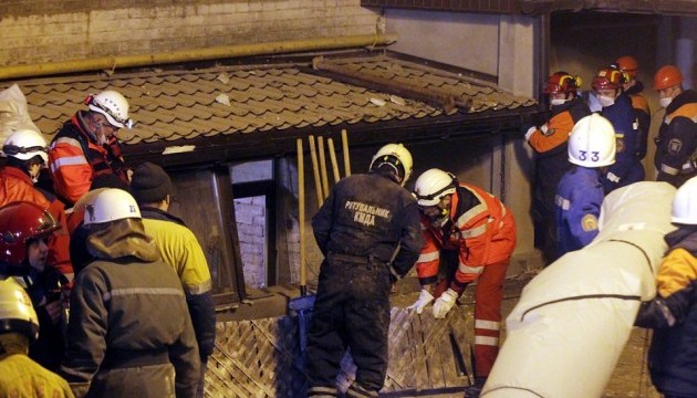 Обвал у центрі Києва не загрожує сусіднім будинкам - мерія