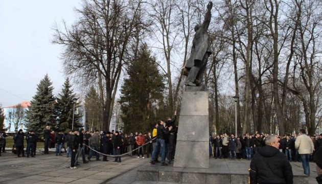 У Конотопі демонтували всі пам’ятники, які героїзували комуністичний режим