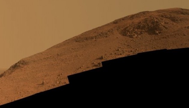 Марсохід передав на Землю фото хребта 