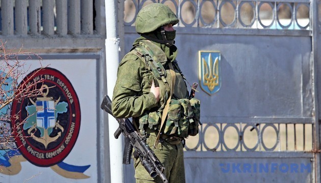 Rusia construye 5 complejos militares en la frontera con Ucrania
