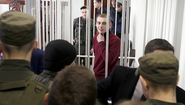 На суд над патрульним приїхали Аваков, Кличко і Деканоідзе