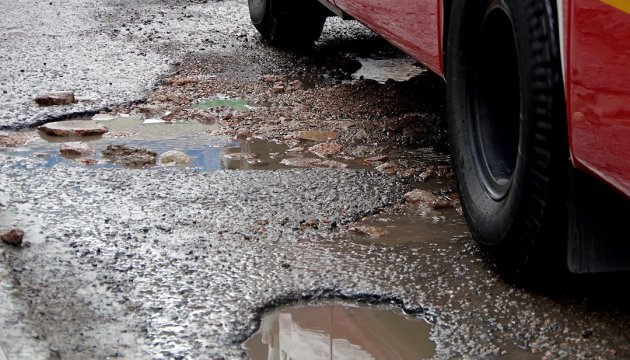 Klitschko promises to repair 52 capital roads this year