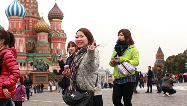 Росія заманює туристів: Лаврова просять спростити в'їзд іноземців