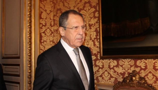 Klimkin entregó a Lavrov pruebas del abuso contra los rehenes ucranianos