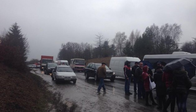На Тернопільщині активісти розблокували трасу Чернівці – Брест