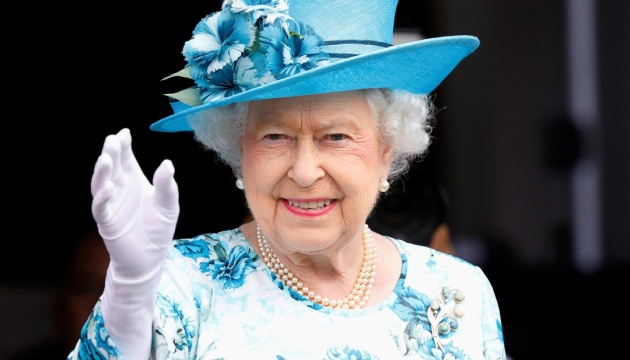 Queen Elizabeth II congratulates Zelensky on inauguration