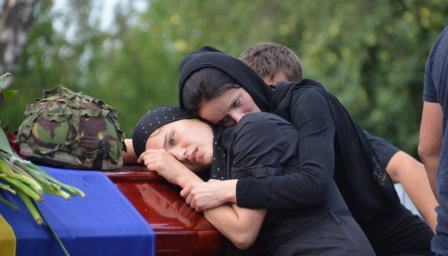 Вінницькі волонтери допомагають дружинам та матерям загиблих бійців АТО