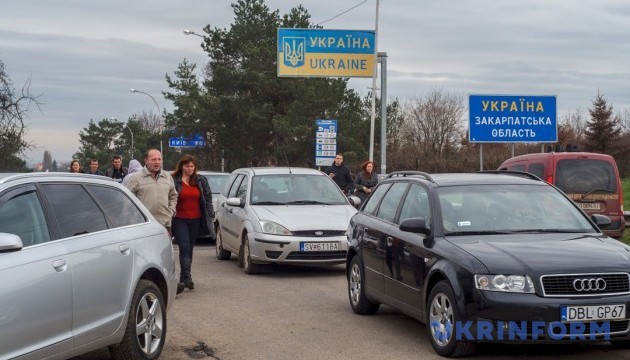 Блокада кордону на Закарпатті: водіям пішли на поступки 