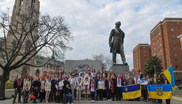 Українці Америки вшанували 202 річницю народження Кобзаря