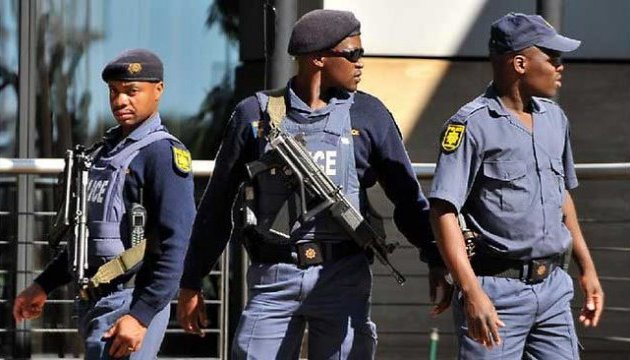У ПАР поліція хоче притягти до суду міністра фінансів