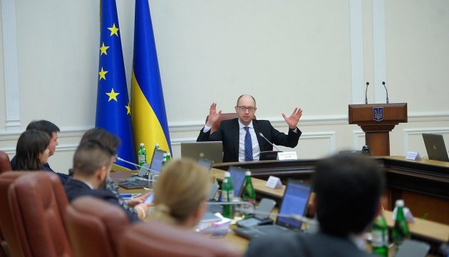 Yatsenyuk convenes cabinet sitting today