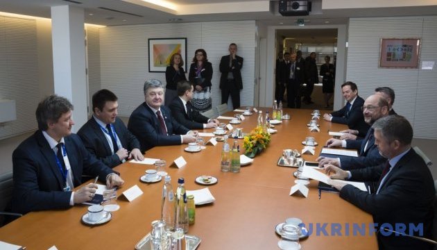 Більшість країн ЄС підтримує скасування віз для України – Порошенко
