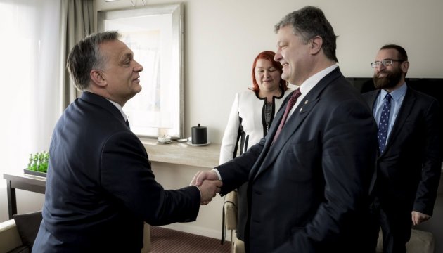 Poroshenko, Orban: EU migration crisis should not influence introduction of visa-free travel for Ukraine 