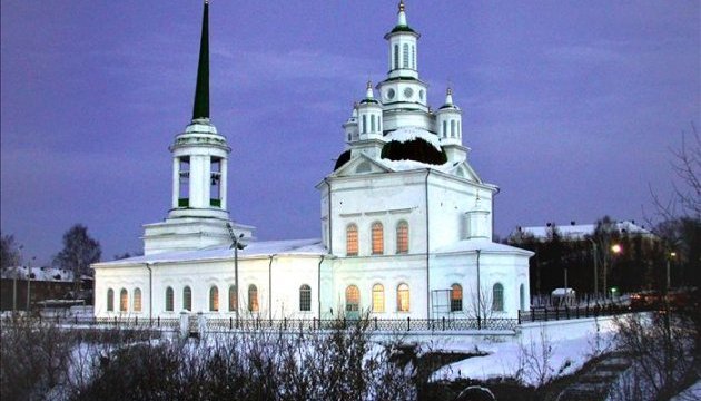 В Росії зірвало хрест із собору, де поховані Романови