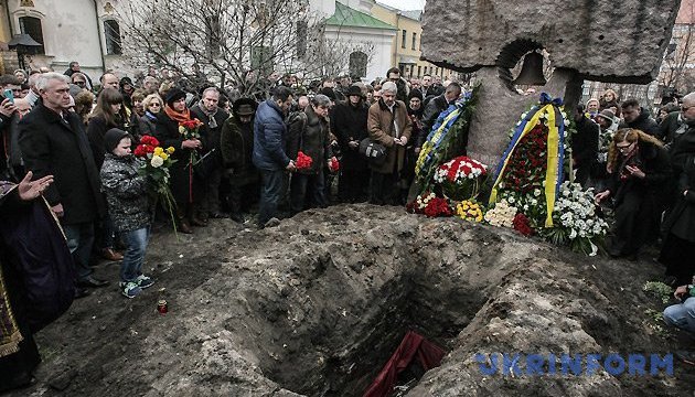 Гонгадзе поховали на території церкви Миколи Набережного у Києві