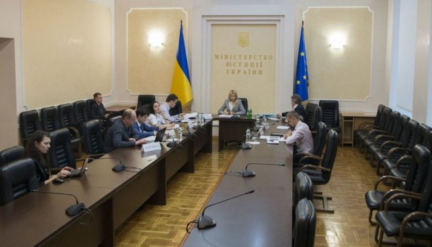 У НАЗК звинуватили міністерства у “недогляді” за корупціонерами