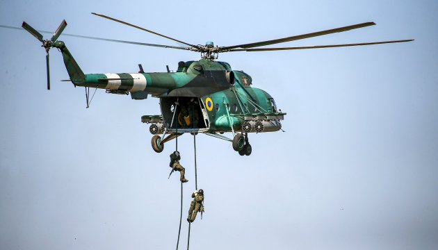 Sea Breeze 2016 exercises: Ukrainian coast guards jump from low flying helicopters to sea