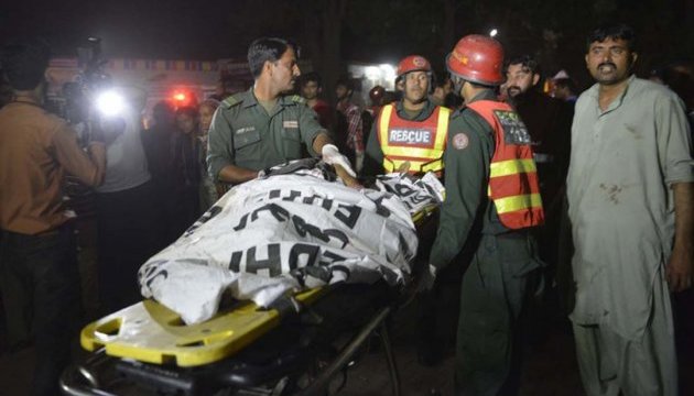 Кількість жертв теракту в Пакистані зросла до 74