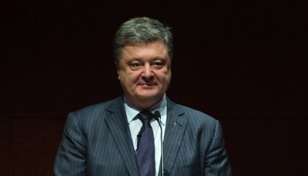 Poroshenko meets Vice President Biden, dines with President Obama today