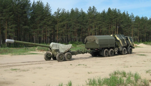 РФ пригнала на Донбас чотири вантажівки з найманцями й гармати 