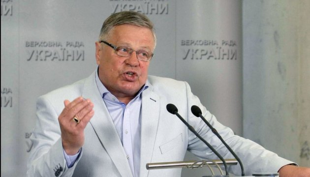 Депутат вилаявся з трибуни Верховної Ради