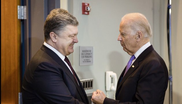 Petro Porochenko a rencontré Joseph Biden à Kiev