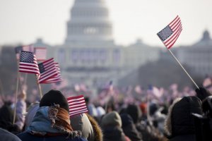 У США фіксують зростання кількості учасників дострокового голосування на проміжних виборах до Конгресу