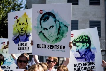 В аеропорту Львова провели акцію на підтримку Сенцова