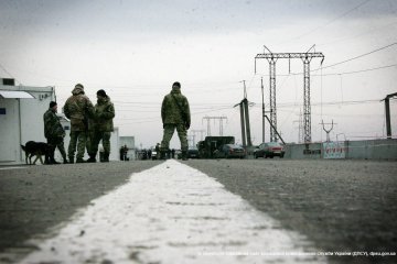 У КПВВ на лінії розмежування у чергах очікуть 500 авто