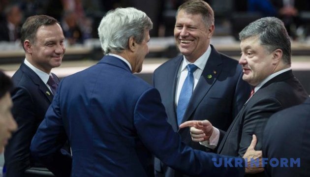 Poroshenko, Duda discuss NATO and Savchenko