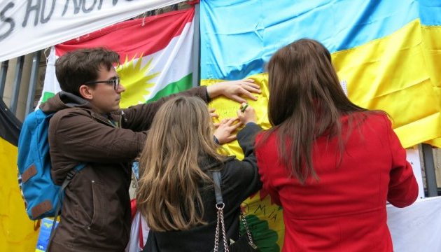 Українська молодь вшанувала загиблих у брюссельських терактах 