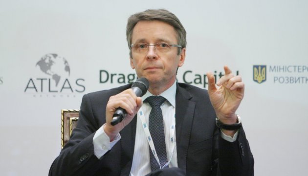 Міклош назвав причину “розвалу банківської системи” в Україні