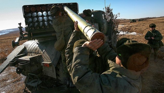 При артобстрілі Авдіївки поранена жінка, її будинок повністю зруйнований