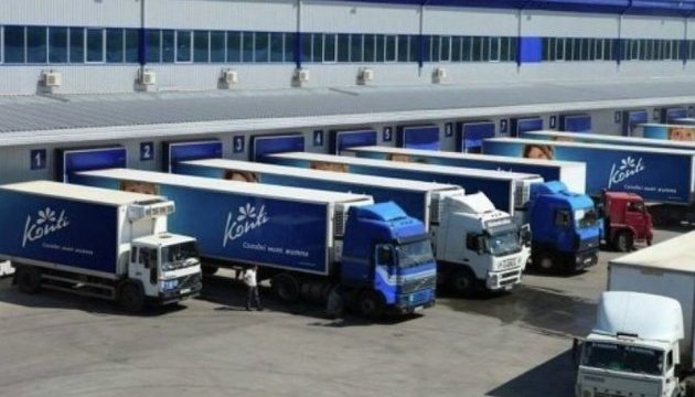 Росія тримає на кордонах вантажівки з ласощами «КОНТІ» та «АВК»